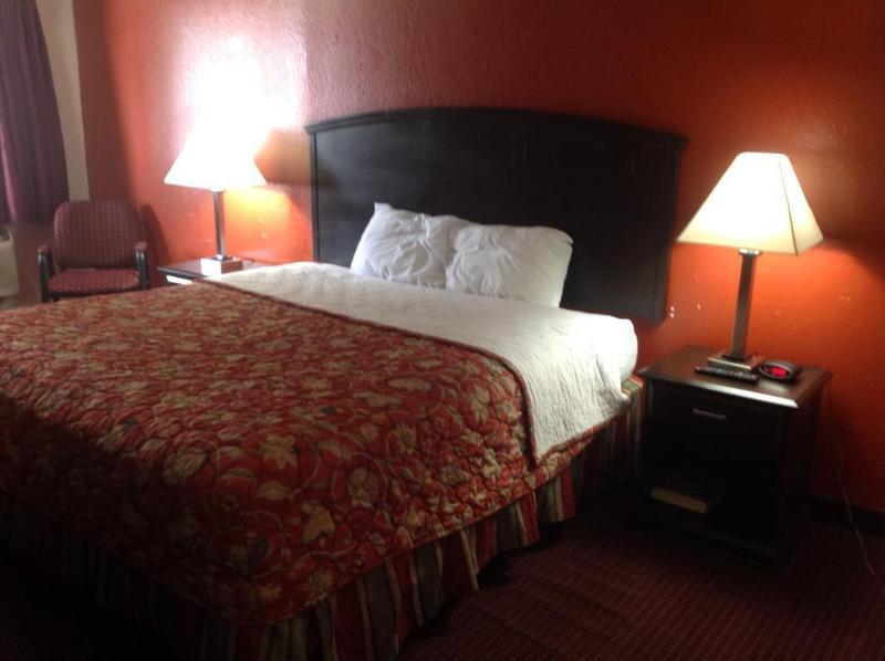 Super 8 By Wyndham University/downtown Area Austin